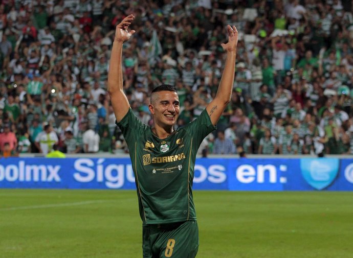 Santos' midfielder Diego Gonzalez celebrates after scoring 