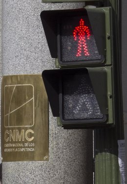 CNMC, Comisión Nacional de los Mercados y la Competencia, semáforo en rojo