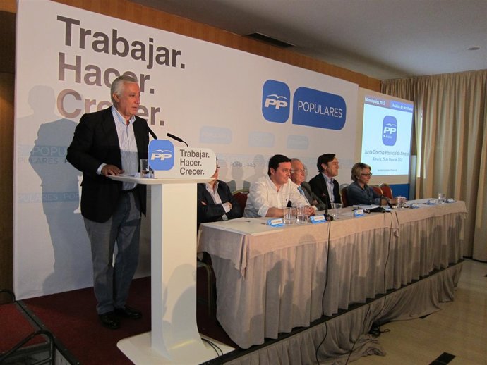 El vicesecretario del PP Javier Arenas en Almería