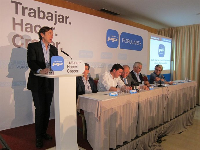 El portavoz del PP en el Congreso Rafa Hernando durante la junta directiva