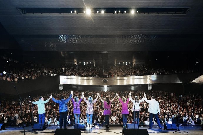 Siempre Así durante una actuación en Sevilla