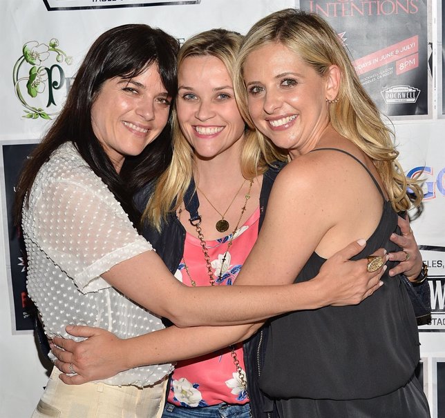 Reese Witherspoon, Sarah Michelle Gellar y Selma Blair se reúnen por Crueles int