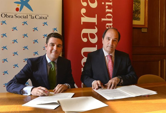 Firma del convenio entre la Cámara y la Caixa