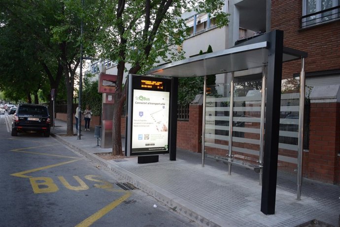 Mercasina inteligente en una parada de bus de Sant Cugat