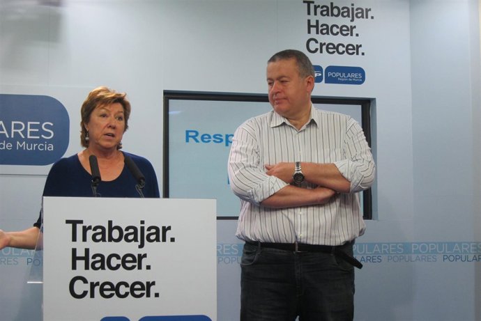 Barreiro anunciando que deja su acta de concejal