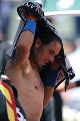 Rafa Nadal se cambia de indumentaria en Roland Garros 2015