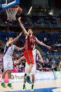 Baskonia fuerza el tercer partido ante Unicaja