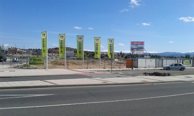 Parcela donde Trabis proyecta construir la tienda de Aki.