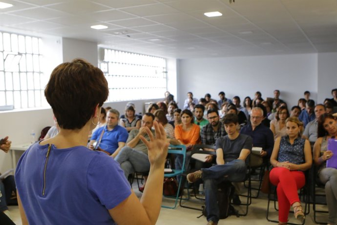 Jornada para formar a diputados de Podemos