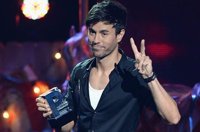 Enrique Iglesias herido por un dron en un concierto en Tijuana