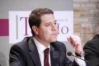 García-Page augura que al PSOE "le va ir bien, si tiene paciencia y sobre todo si no hace zig-zag"