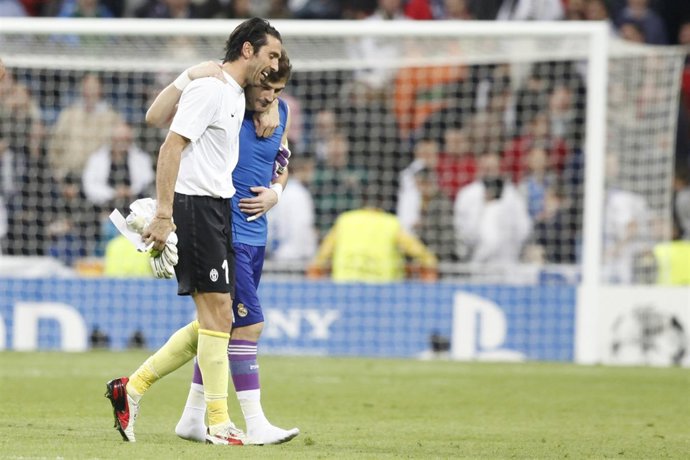 Gianluigi Buffon e Iker Casillas en el Real Madrid - Juventus