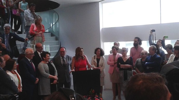 La presidenta de la Junta en funciones durante la inaguración.