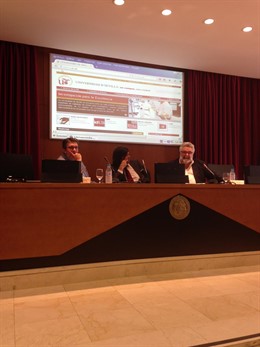 García Calderón en el foro de la US