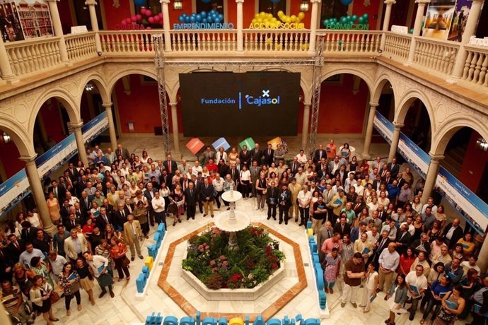 Presentación de la Memoria de actividades 2014