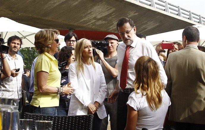 Mariano Rajoy con Aguirre y Cifuentes en un acto de campaña.