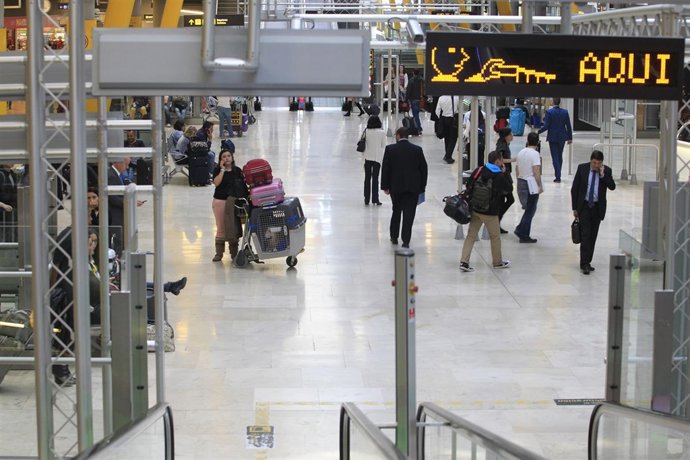 Aeropuerto de Barajas, turismo, turistas, viajeros, viajes, avión, avión, AENA.