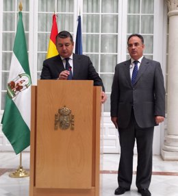 Antonio Sanz y Manuel Romero, en rueda de prensa. 