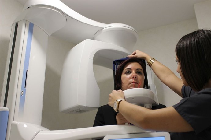 Nuevo escáner dental de Clínica La Luz