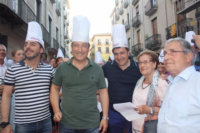 Más De 300 Personas Reciben A Los Hermanos Roca En Girona