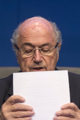 Blatter lee una declaración