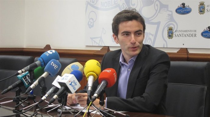 El candidato del PSOE en Santander, Pedro Casares