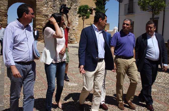Juanma Moreno, PP-A, con presidentes provinciales del PP en Antequera