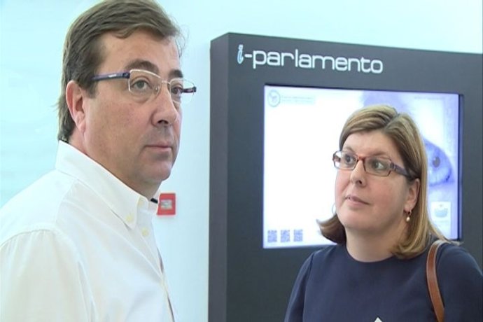 Fernández Vara y Domínguez tras la reunión en Mérida