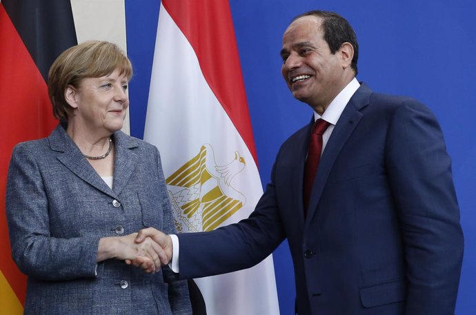 La canciller alemana, Angela Merkel, y el presidente egipcio, Abdelfatá al Sisi