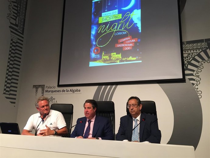 Serrano (centro), interviene, entre Blasco y Rojas