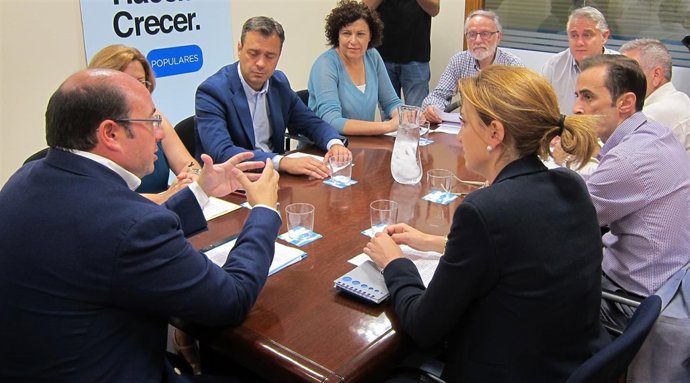 Reunión de Sánchez (PP) con alcaldes de 7 municipios con mayoría absoluta