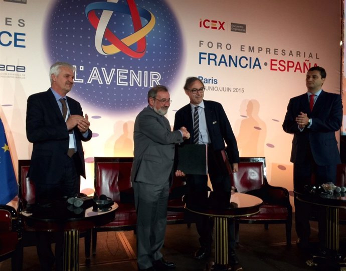 CEOE y MEDEF firman convenio de cooperación 