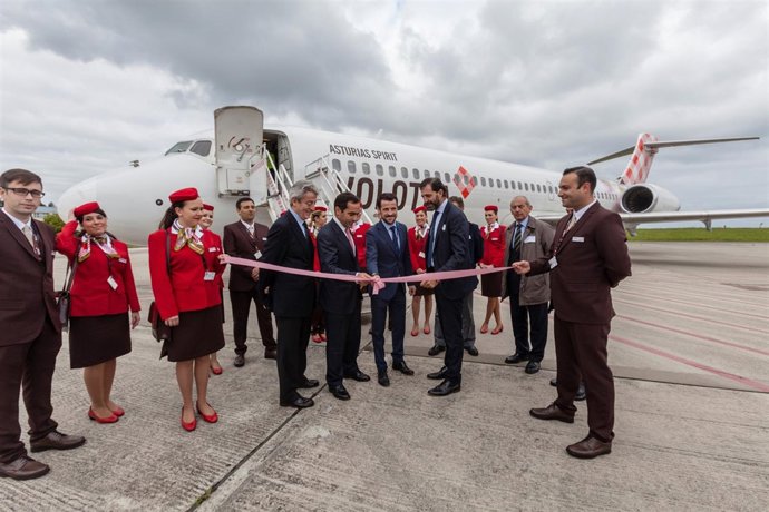 Acto de inauguración de la nueva base de Volotea. 