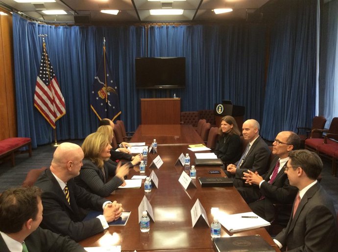 Fátima Báñez se reúne con el secretario de Trabajo de Estados Unidos