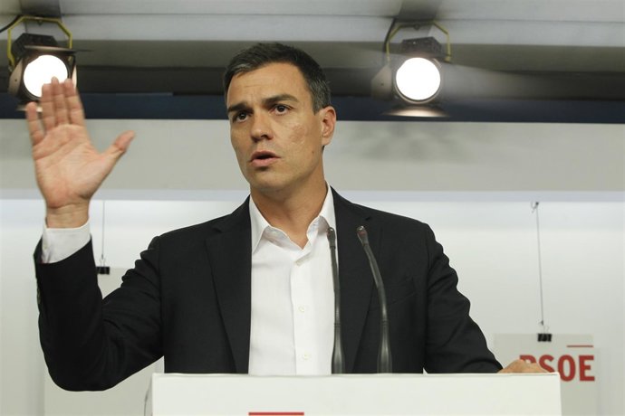 Pedro Sánchez en la sede del PSOE