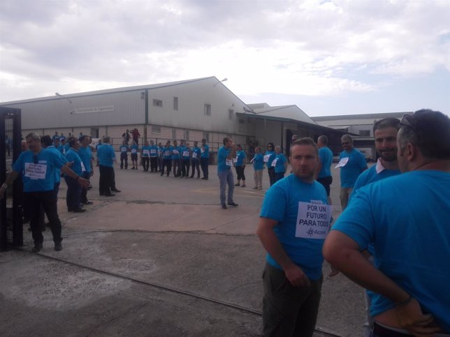 Trabajadores de Acorex protestan en la planta de Mérida