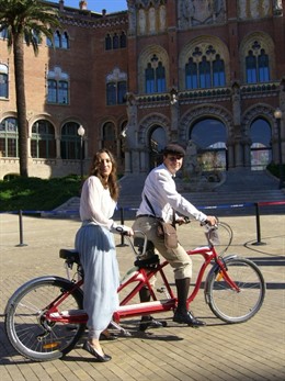 Participantes de la Biciletada de la Fira Modernista de Barcelona