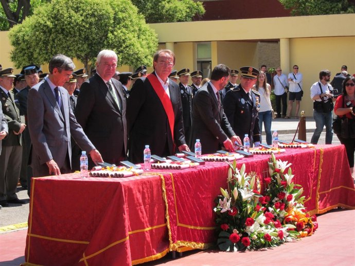 Carlos Pérez Anadón (PSOE) en el acto de la Policía Local