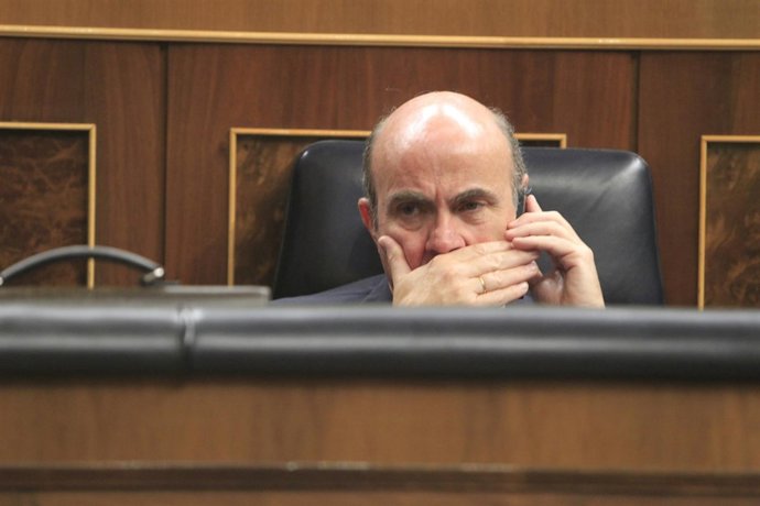 Luis de Guindos en el Congreso