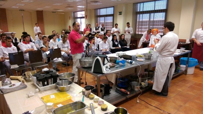El CCT imparte un taller sobre la cocina con texturas en Cartagena