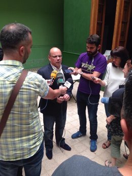 José Miguel Barragán atiende a los medios