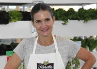 Samantha Vallejo - Nágera: "Me parece genial que mi hija me ayude, que sepa lo que es trabajar"