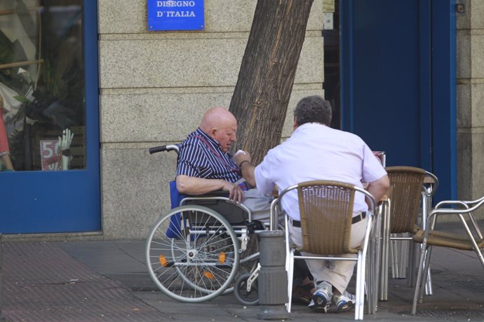 Discapacitado, persona con dicapacidad, silla, dependencia, accesibilidad