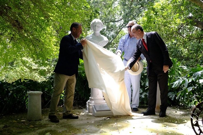 El Ayuntamiento De Málaga Informa: Acto Asociación Amigos Del Botánico