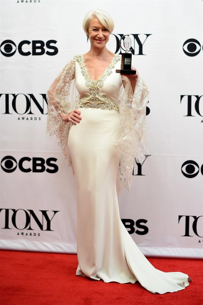 Helen Mirren deslumbra en los Premios Tony
