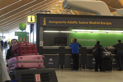 Aeropuerto de Barajas, turismo, turistas, viajeros, viajes, avión, AENA