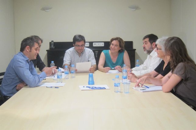 Reunión de Òmnium Cultural, BComú y ANC