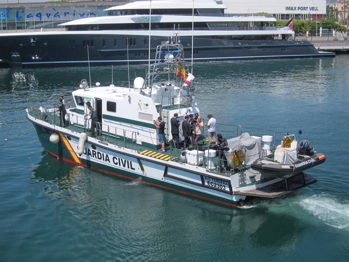 Ejercicio naval de la Guardia Civil en Barcelona