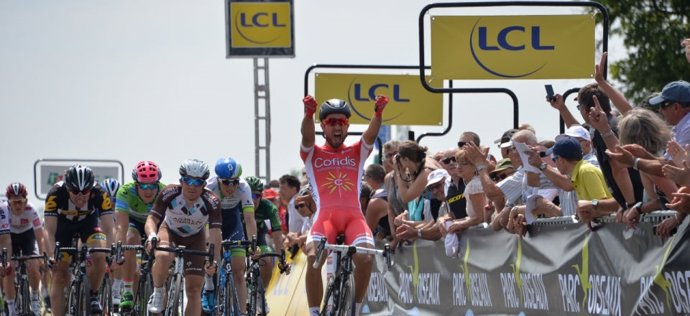 Bouhanni se impone en la segunda etapa del Dauphiné