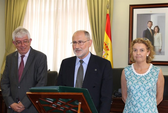 Información UNIVERSIDAD DE LEÓN (08 Junio 2015) Toma Posesión Decano Económicas 